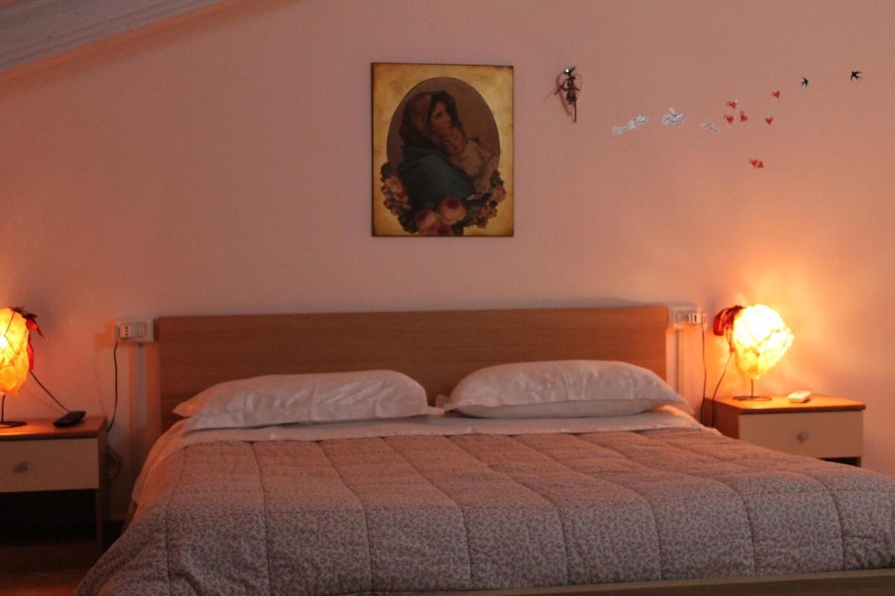 Apartmán Mansarda Viti - Sguardo Su Frontone - Exteriér fotografie