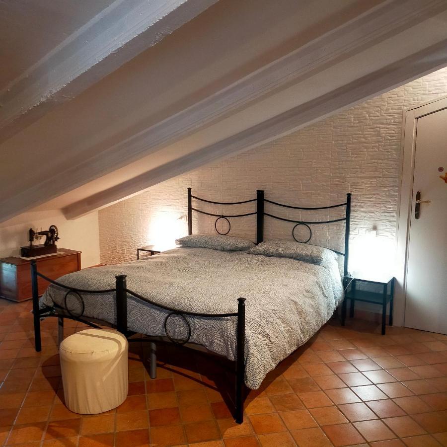 Apartmán Mansarda Viti - Sguardo Su Frontone - Exteriér fotografie