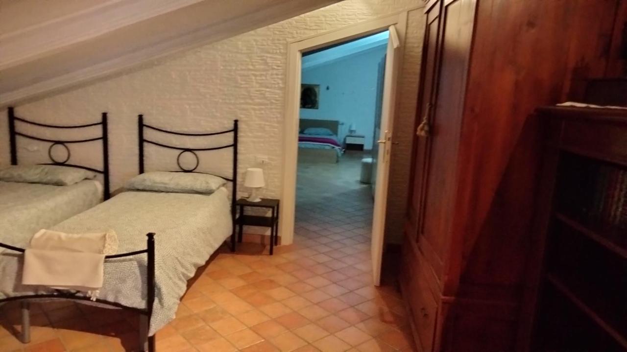 Apartmán Mansarda Viti - Sguardo Su Frontone - Exteriér fotografie