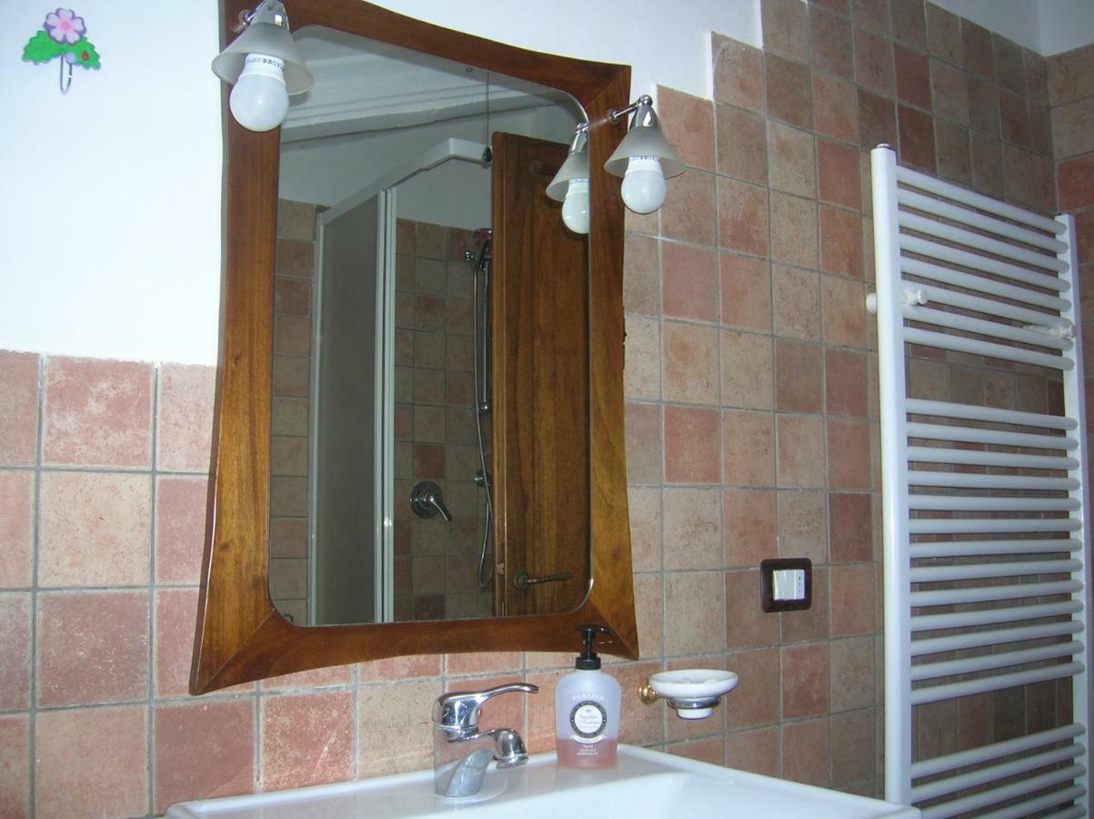 Apartmán Mansarda Viti - Sguardo Su Frontone - Exteriér fotografie